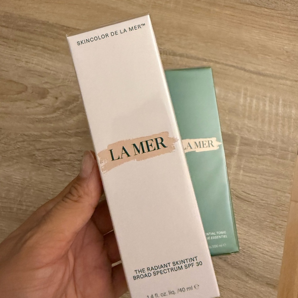 La Mer Skintint SPF30 medium deep color 50